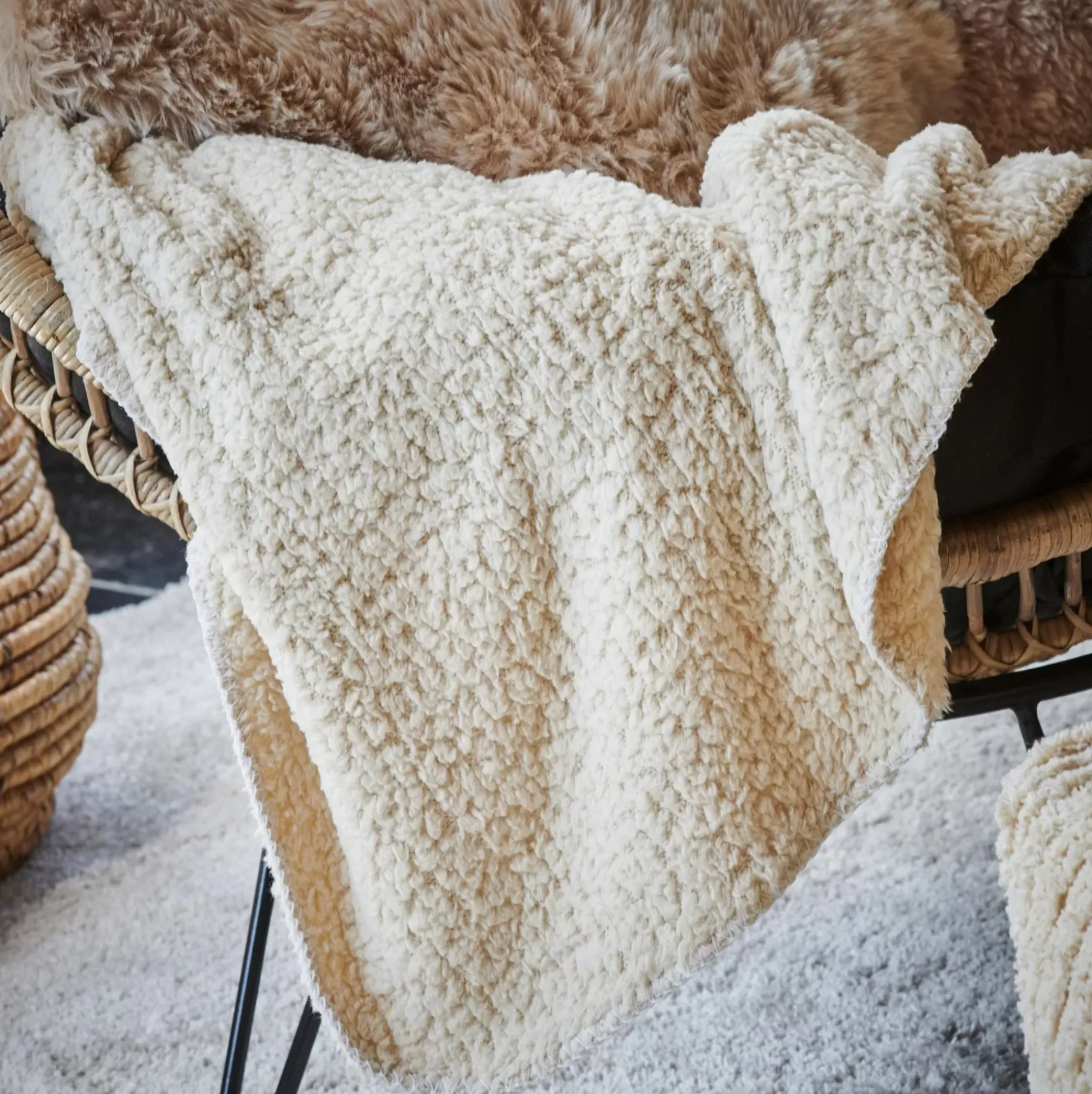 Mantas<CASA Mouton Manta Beis